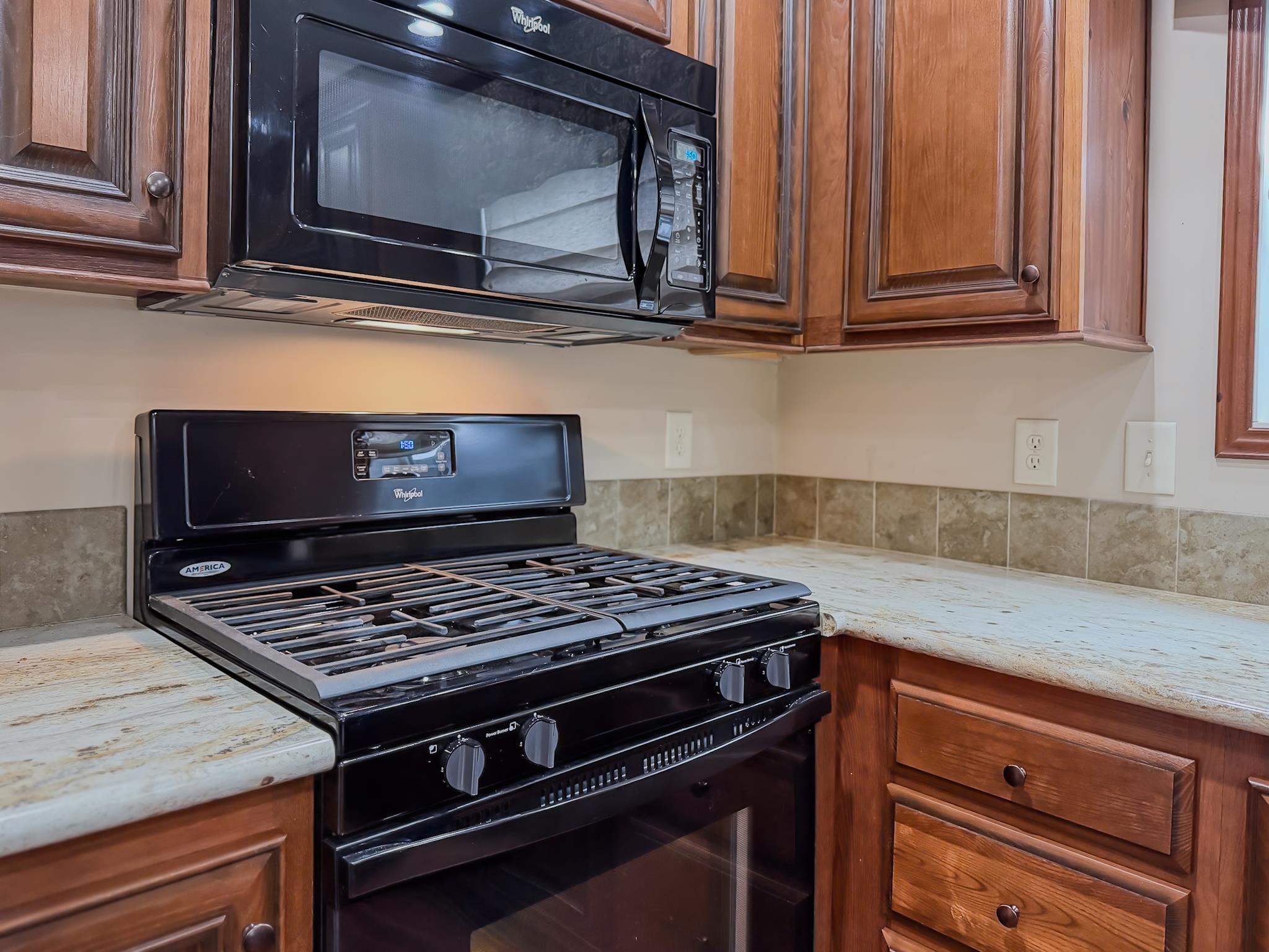 310 Friar Tuck Drive Exeter, NH 03833 - Photo 18 of 47