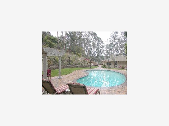 440 Pinehill Road Hillsborough, CA 94010 - Photo 8 of 8 a view of a living room
