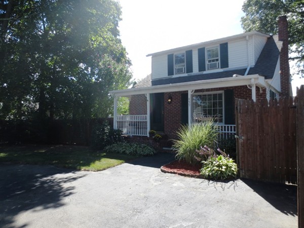 459 Nausauket Road Warwick, RI 02886 - Photo 2 of 28