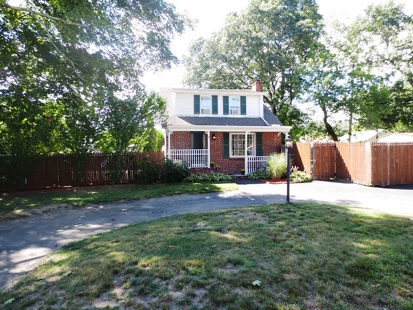 459 Nausauket Road Warwick, RI 02886 - Photo 3 of 28