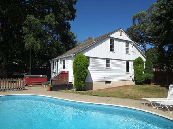 459 Nausauket Road Warwick, RI 02886 - Photo 7 of 28
