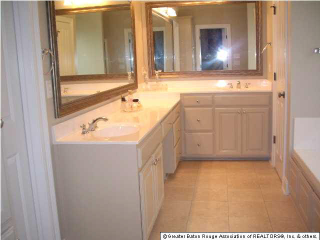 9539 Homestead Drive Baton Rouge, LA 70817 - Photo 10 of 21 Gallery Image 10