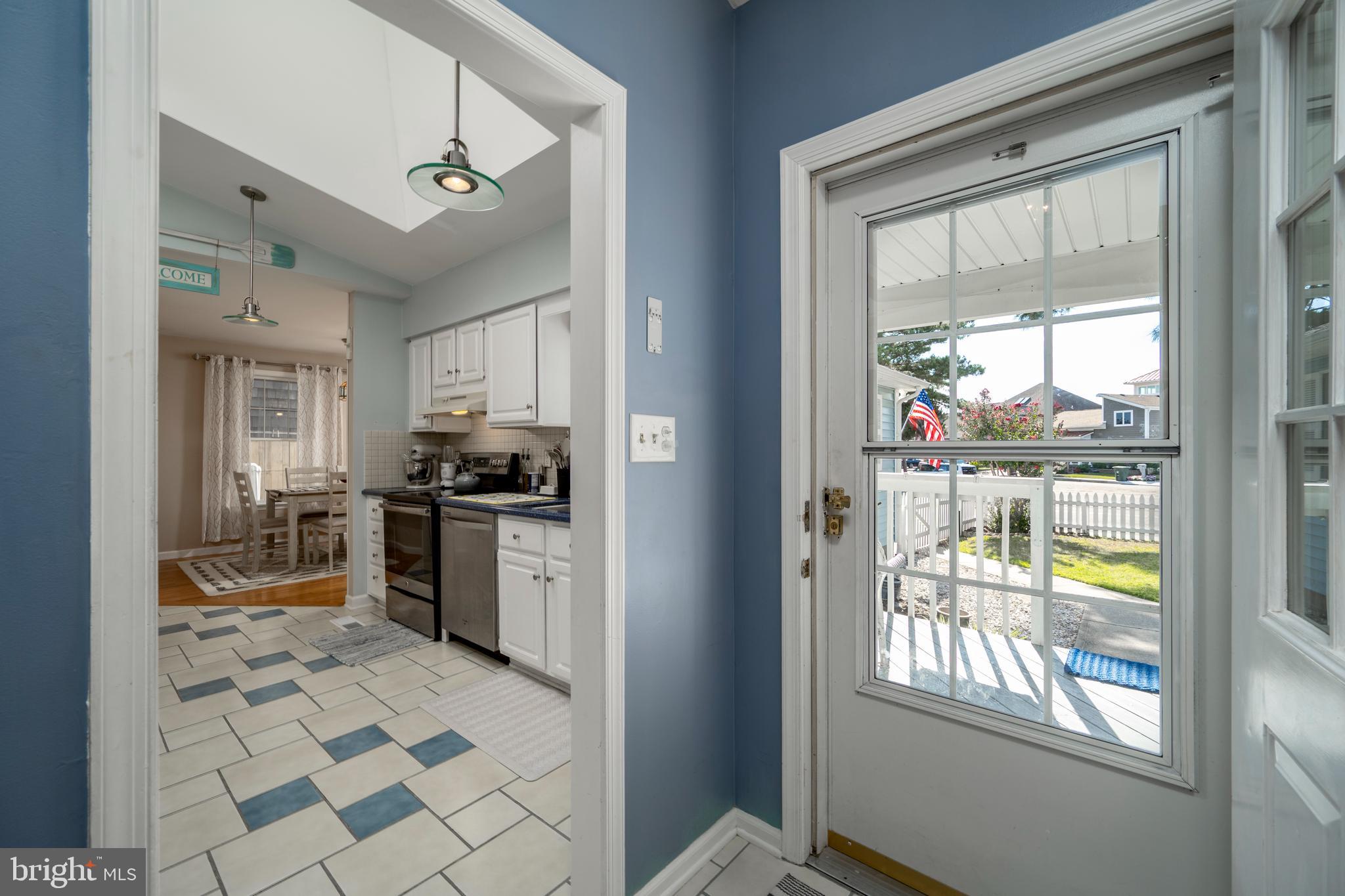 14110 Sailing Road Ocean City, MD 21842 - Photo 8 of 24 Front Door/Kitchen