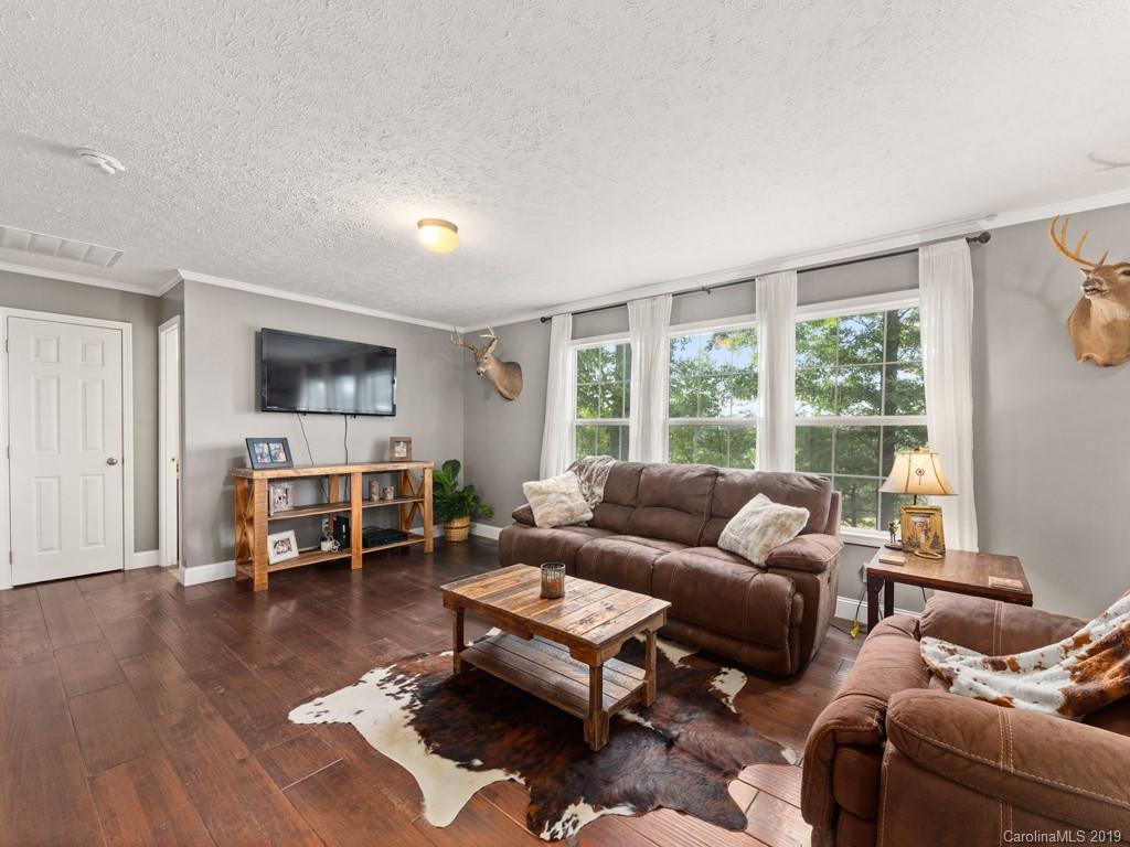 515 Grandview Road Alexander, NC 28701 - Photo 9 of 27 Gallery Image 9