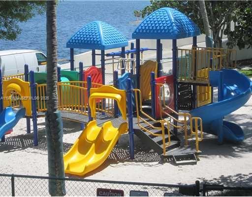 1901 Brickell Avenue, Unit B604 Miami, FL 33129 - Photo 5 of 40