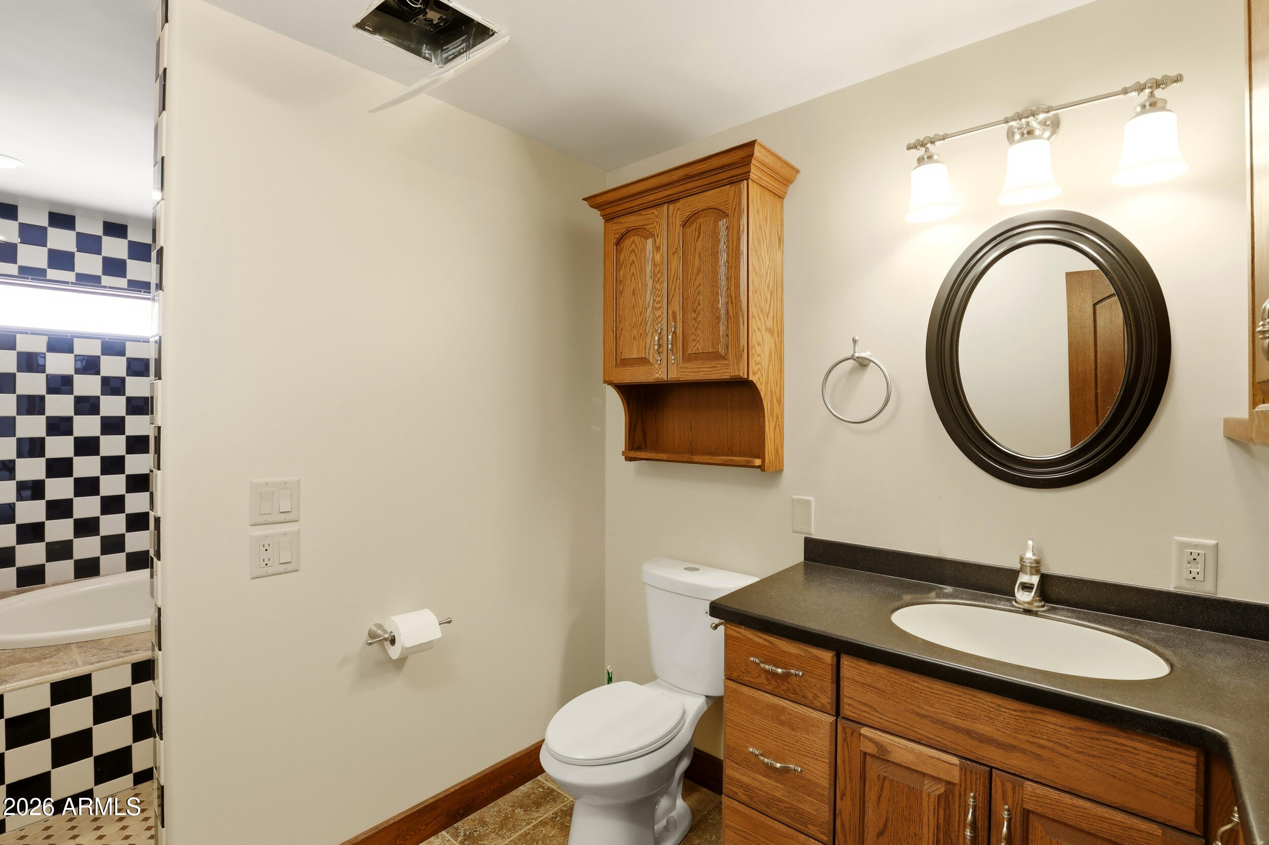 33351 South Highjinks Road Oracle, AZ 85623 - Photo 28 of 51 Primary bathroom