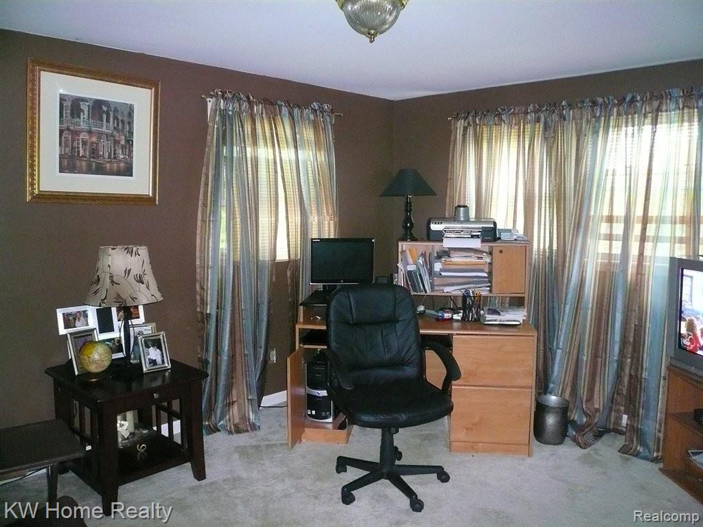 23565 Rockingham Street Southfield, MI 48033 - Photo 14 of 17 P1070666.JPG