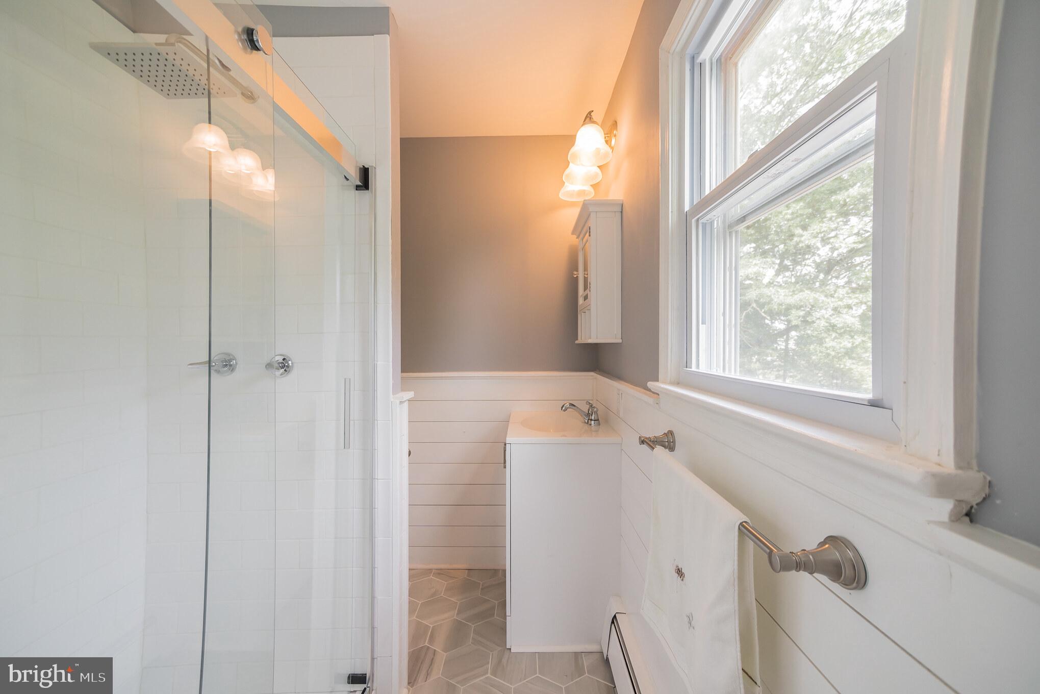 633 Elroy Road Souderton, PA 18964 - Photo 17 of 47 Master Bath