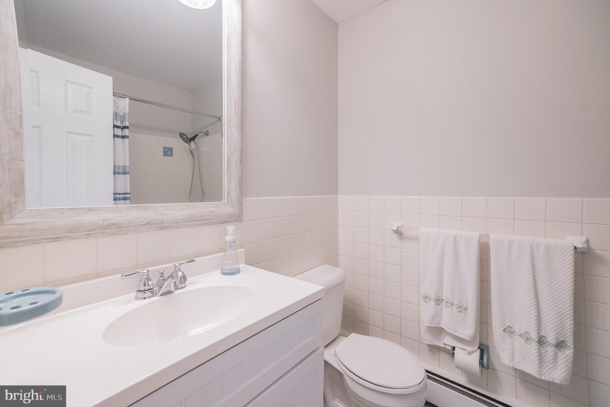 633 Elroy Road Souderton, PA 18964 - Photo 23 of 47 Full Bath