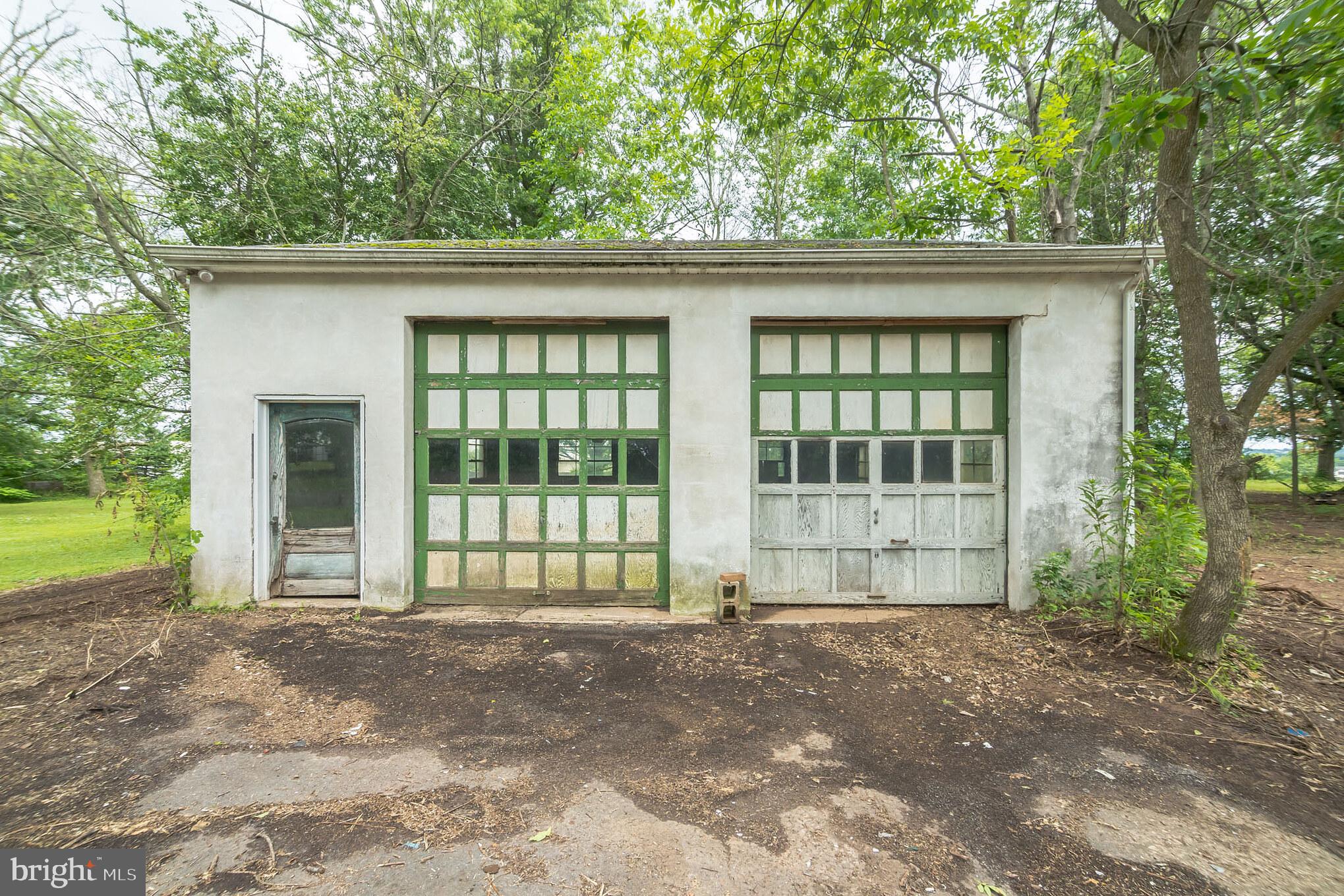 633 Elroy Road Souderton, PA 18964 - Photo 29 of 47 Oversize Garage
