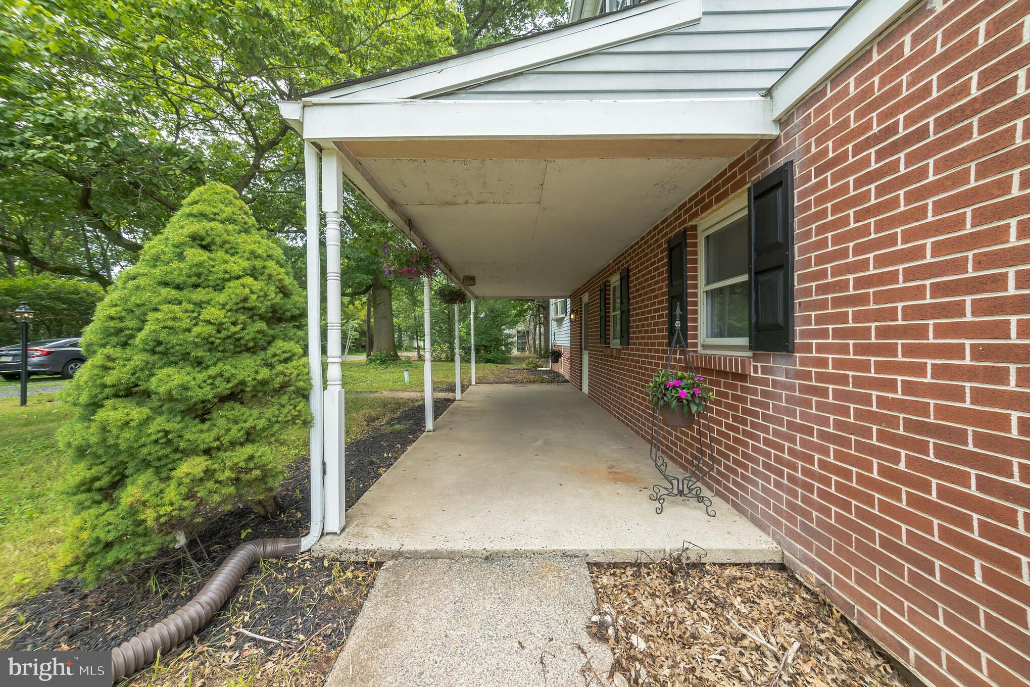 633 Elroy Road Souderton, PA 18964 - Photo 4 of 47 Covered Front Porch
