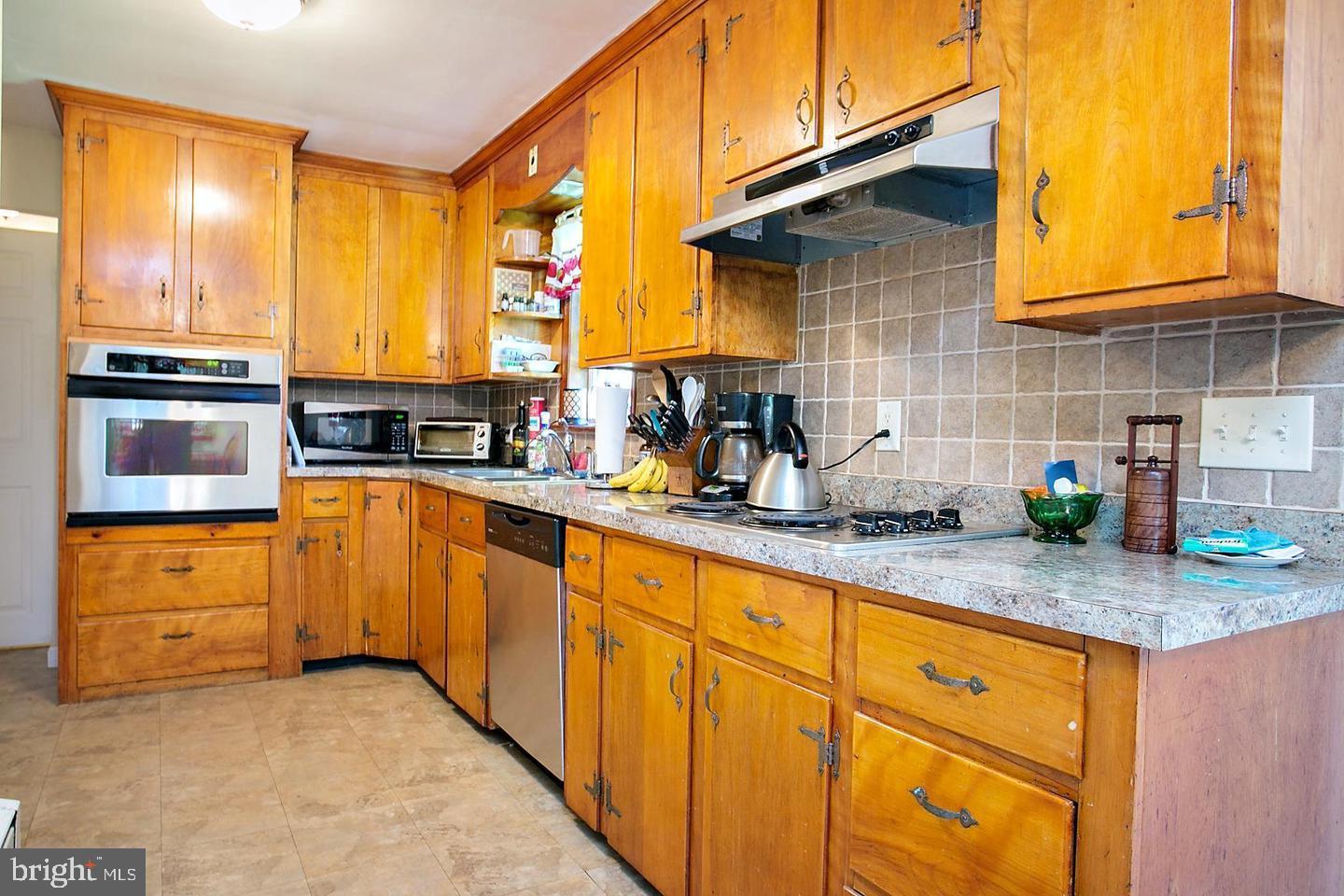 633 Elroy Road Souderton, PA 18964 - Photo 37 of 47 Gallery Image 37