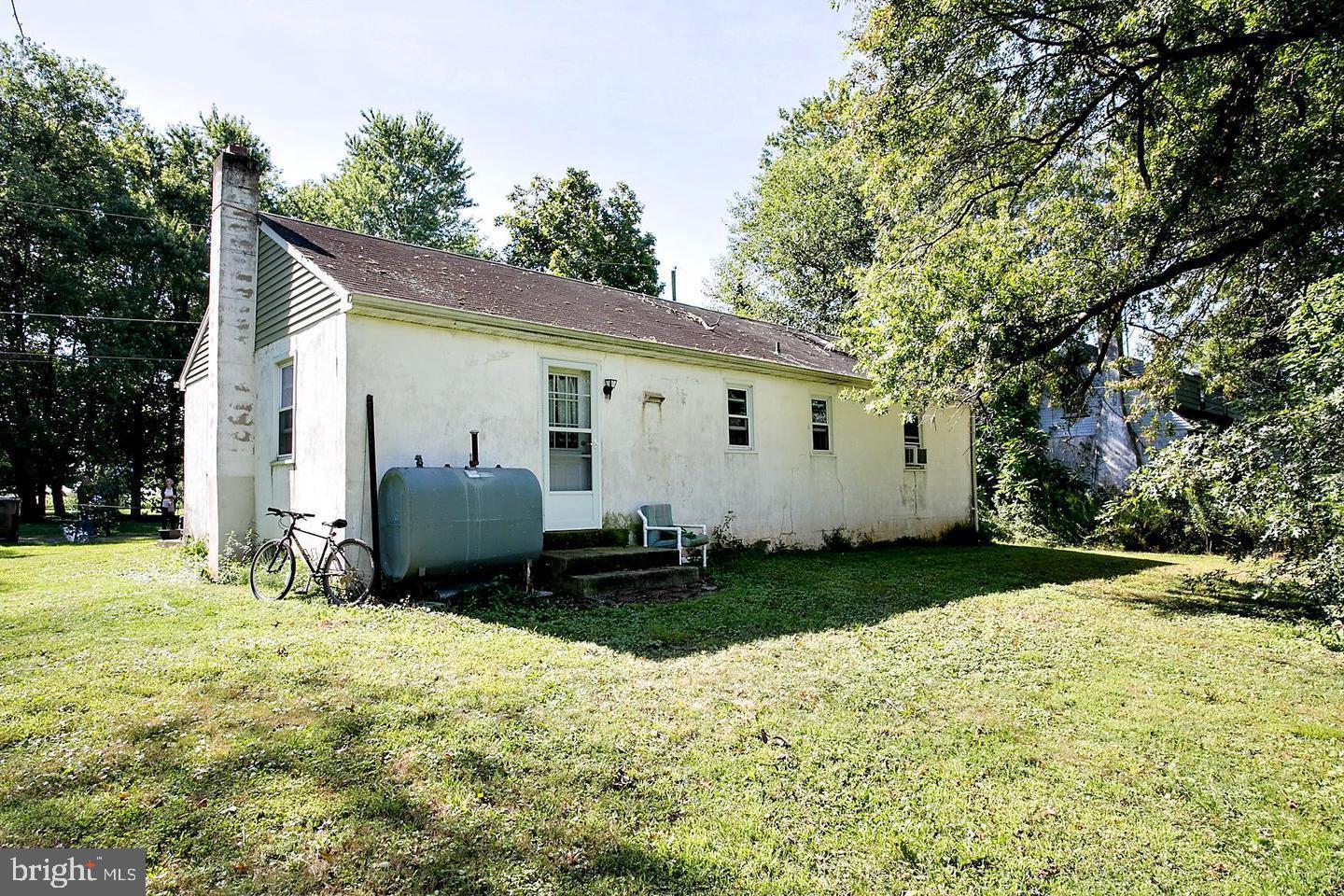 633 Elroy Road Souderton, PA 18964 - Photo 43 of 47 2nd House Exterior Back