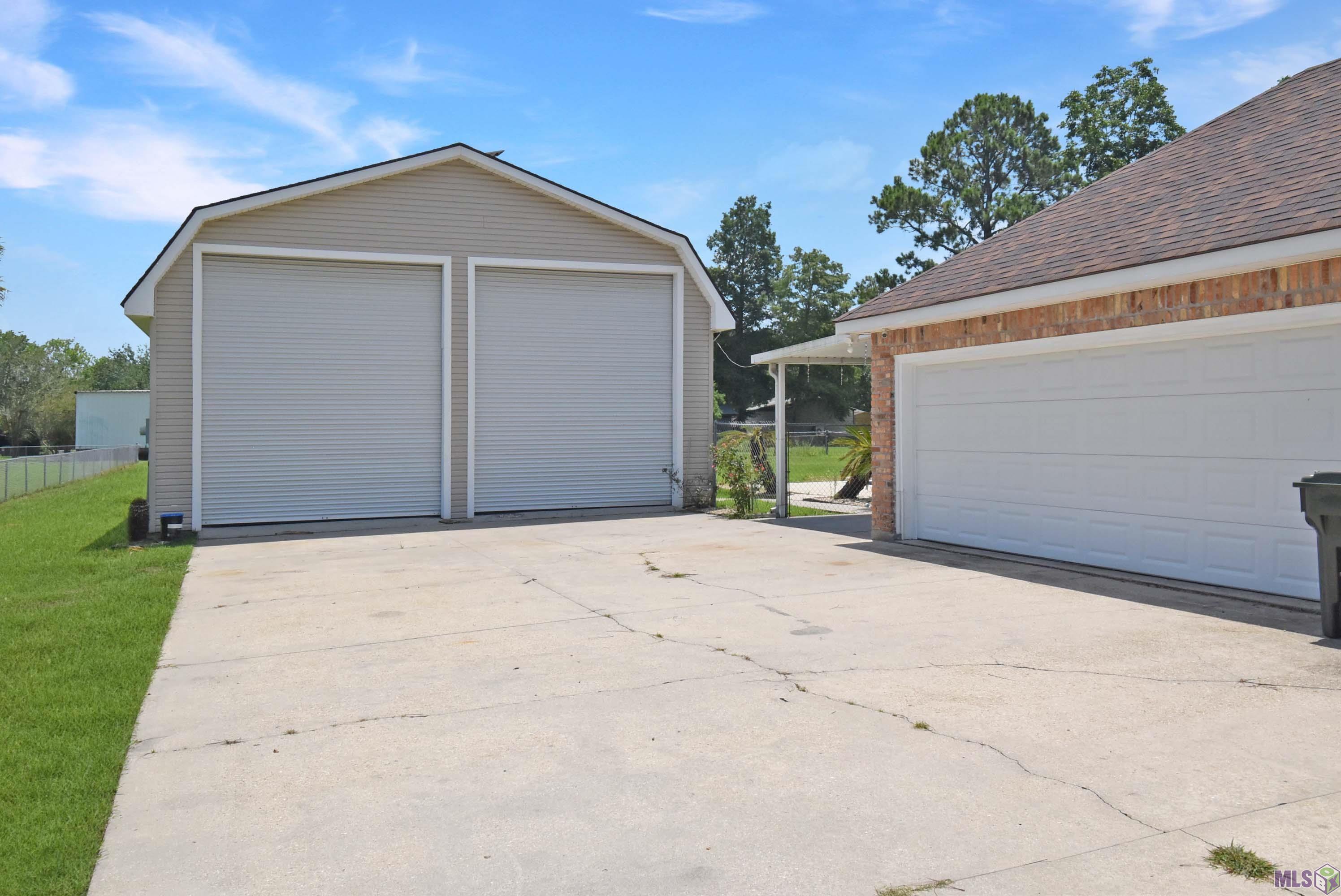14456 Roddy Road Gonzales, LA 70737 - Photo 3 of 27