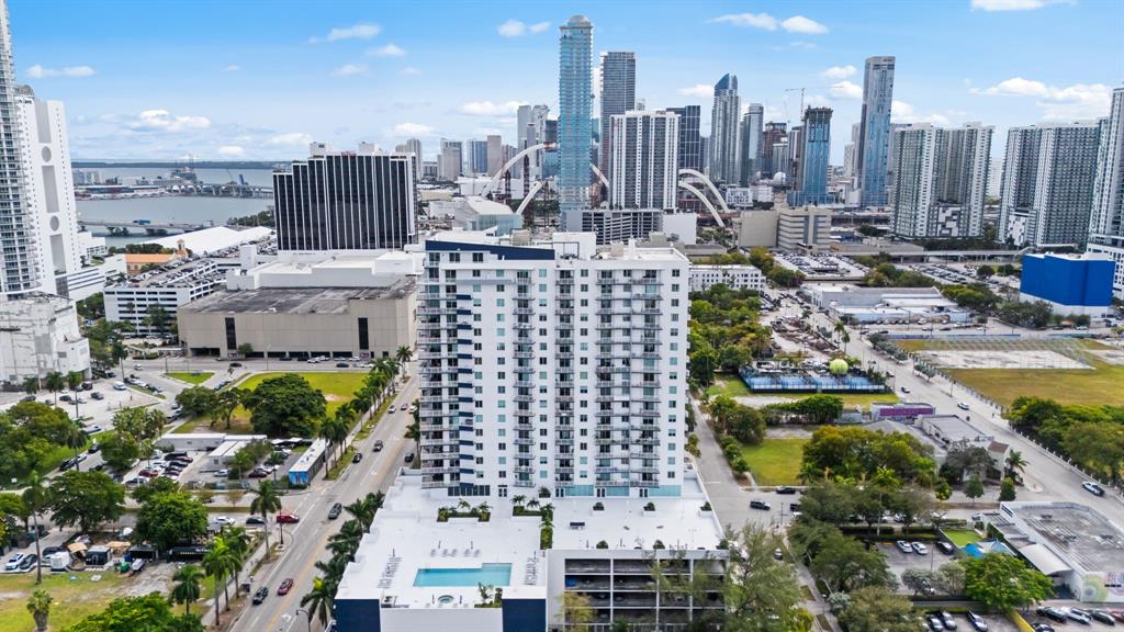 275 Northeast 18th Street, Unit 202 Miami, FL 33132 - Photo 18 of 20 a city view