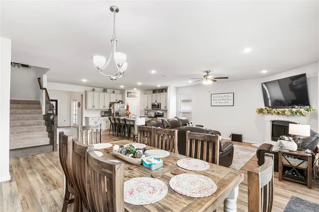 $418,995 | 804 Feather Edge Drive, Springtown, TX 76082