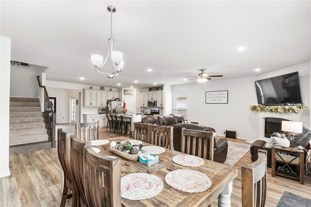 804 Feather Edge Drive Springtown, TX 76082 - Photo 14 of 36