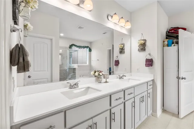 $418,995 | 804 Feather Edge Drive, Springtown, TX 76082