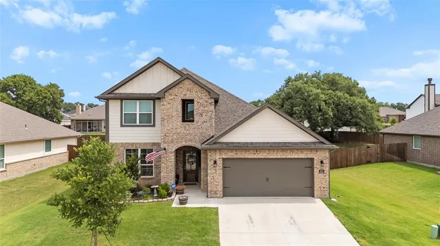 $418,995 | 804 Feather Edge Drive, Springtown, TX 76082