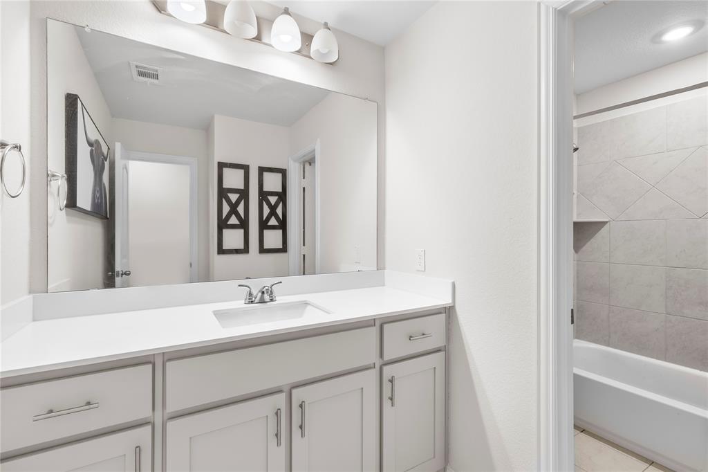 804 Feather Edge Drive Springtown, TX 76082 - Photo 27 of 35 Upstairs Bath