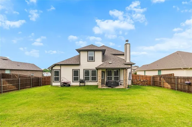 $418,995 | 804 Feather Edge Drive, Springtown, TX 76082