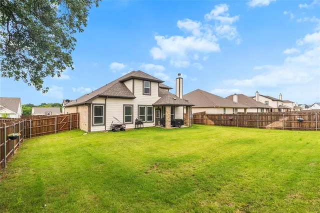 $418,995 | 804 Feather Edge Drive, Springtown, TX 76082