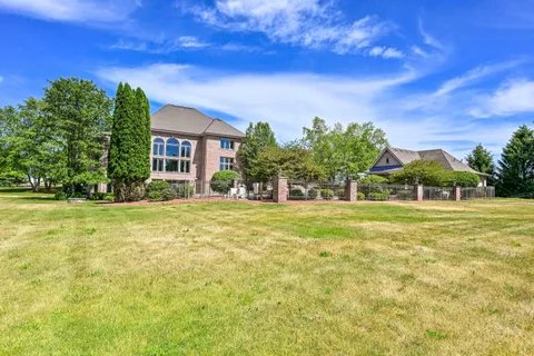 $2,775,000 | 3277 North Canterbury Lane, Summit, WI 53066