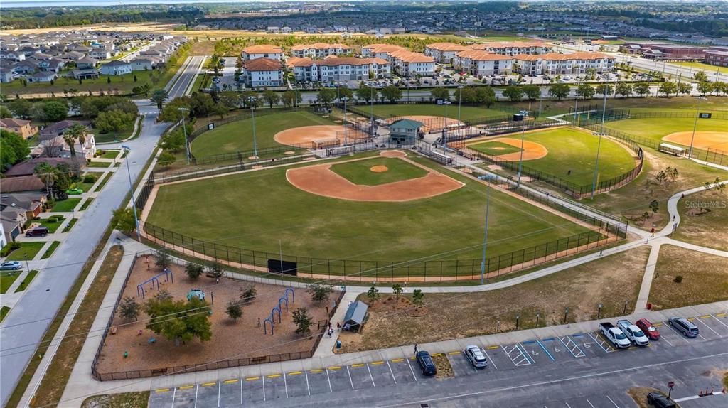 7047 Oxbow Road Minneola, FL 34715 - Photo 33 of 33 an aerial view of a swimming pool