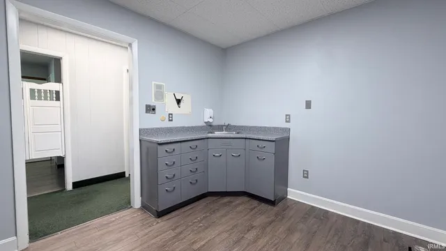 $199,000 | 801 North Weinbach Avenue, Evansville, IN 47711