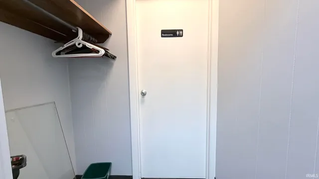 $199,000 | 801 North Weinbach Avenue, Evansville, IN 47711