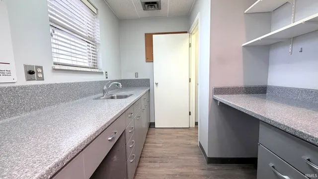 $199,000 | 801 North Weinbach Avenue, Evansville, IN 47711