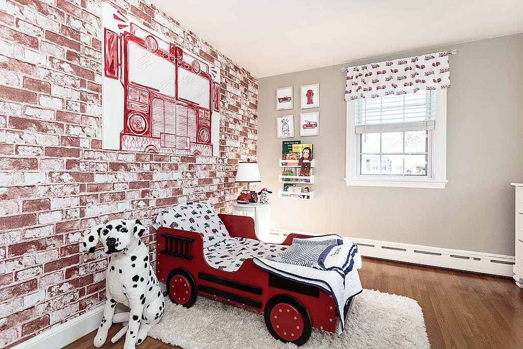 135 Governors Road Milton, MA 02186 - Photo 20 of 21 a bedroom with a bed and a window