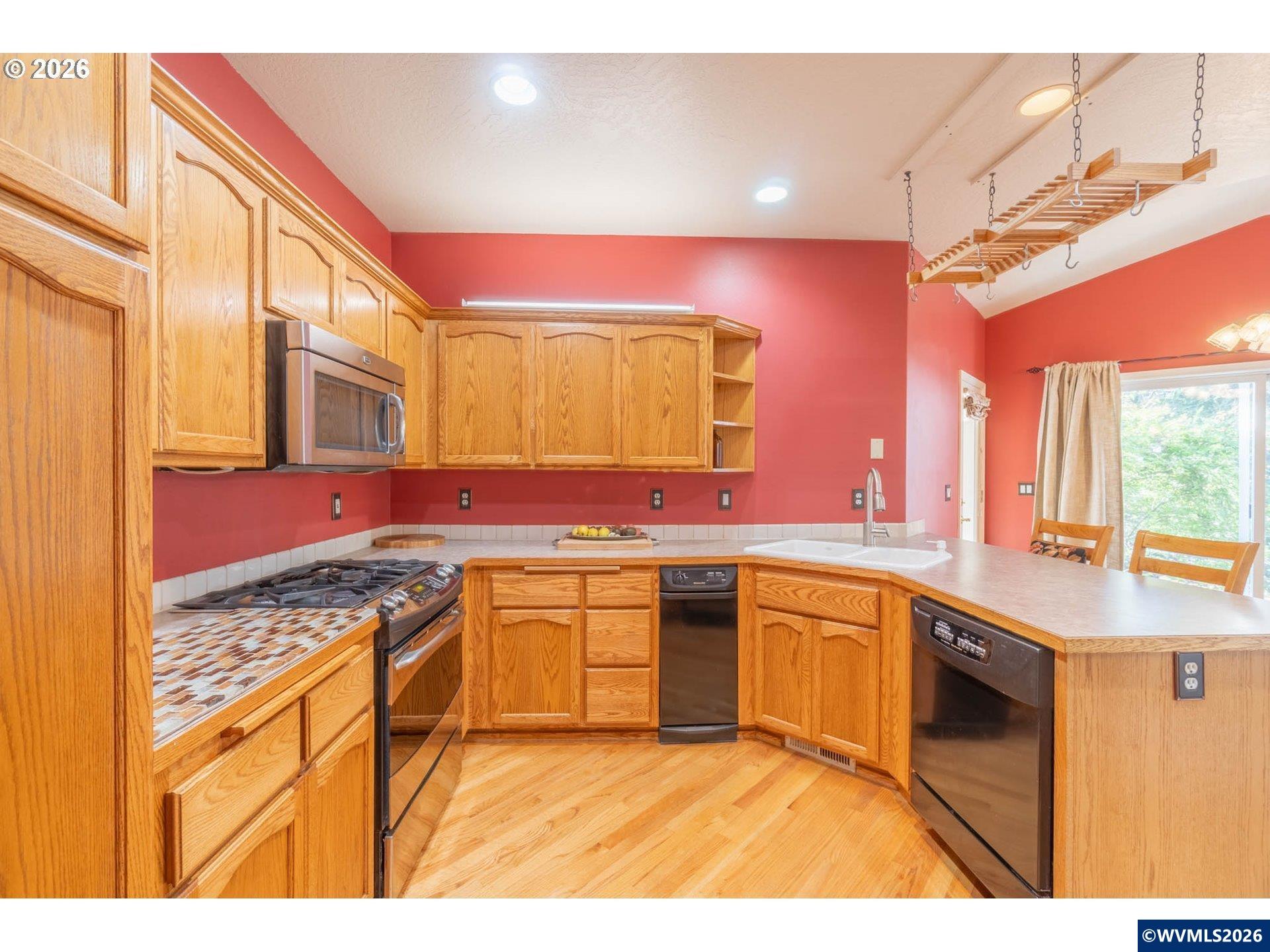 4366 Berry Lane Eugene, OR 97404 - Photo 13 of 42