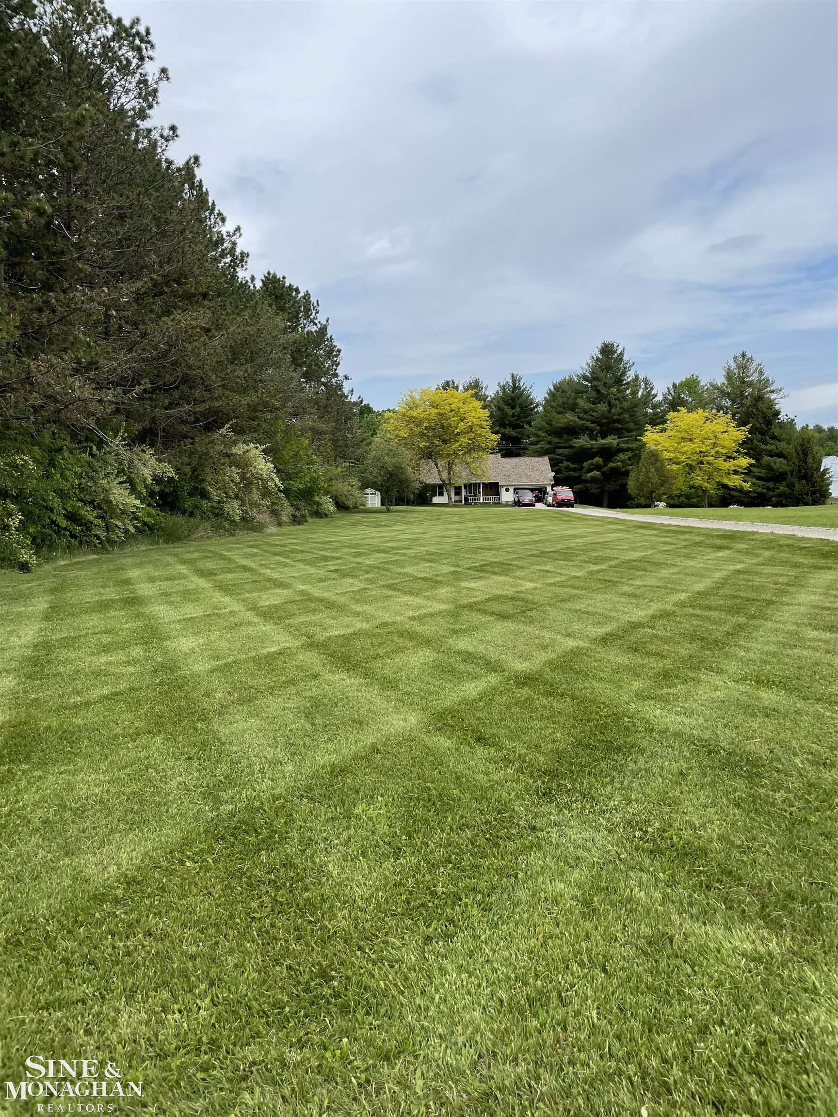 5492 Burtch Road Jeddo, MI 48032 - Photo 4 of 37 50095230-3.JPG