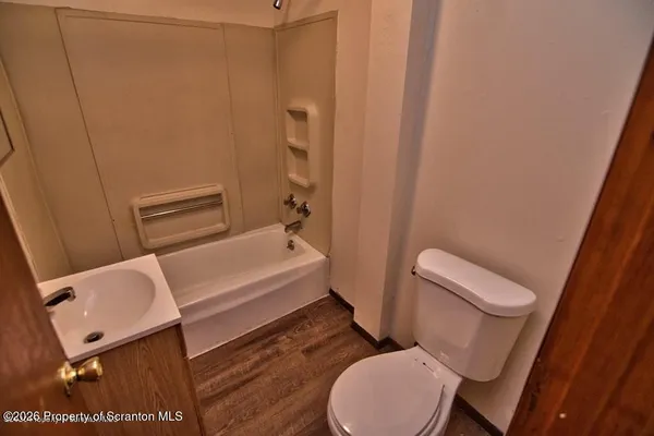 $825 | 401 South Valley Avenue, Olyphant, PA 18447