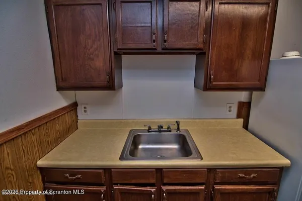 $825 | 401 South Valley Avenue, Olyphant, PA 18447