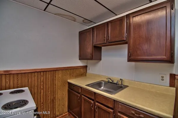 $825 | 401 South Valley Avenue, Olyphant, PA 18447