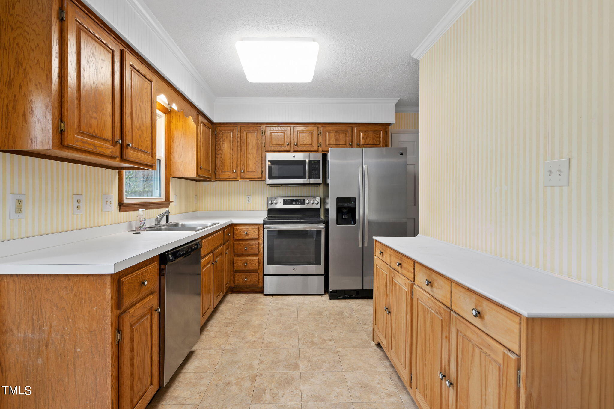 521 South Meadow Road Raleigh, NC 27603 - Photo 3 of 50 43-web-or-mls-521-s-meadow-rd