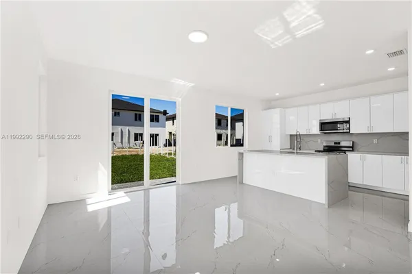 $629,990 | 22555 Southwest 125th Avenue, Unit 13A, Miami, FL 33170