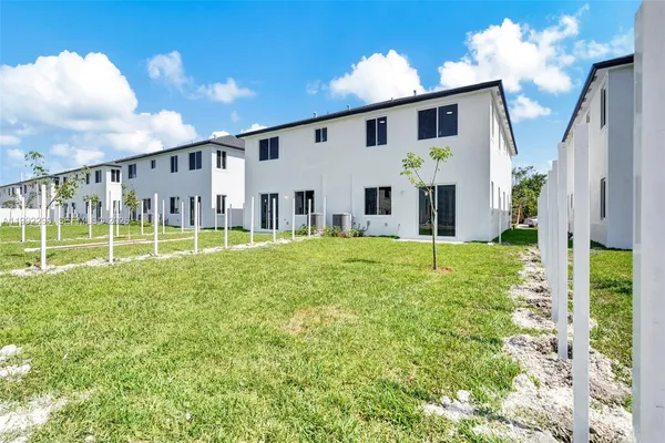 $629,990 | 22555 Southwest 125th Avenue, Unit 13A, Miami, FL 33170