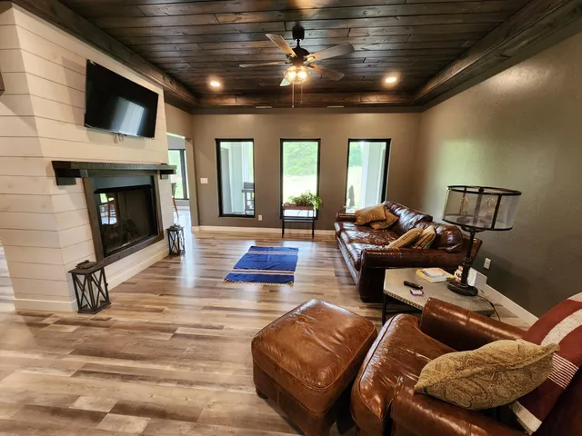 $699,900 | 26575 U. S. Highway 71, Park Rapids, MN 56470