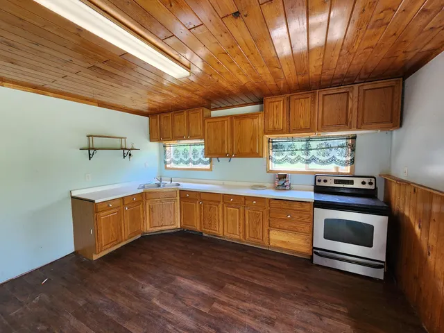 $699,900 | 26575 U. S. Highway 71, Park Rapids, MN 56470