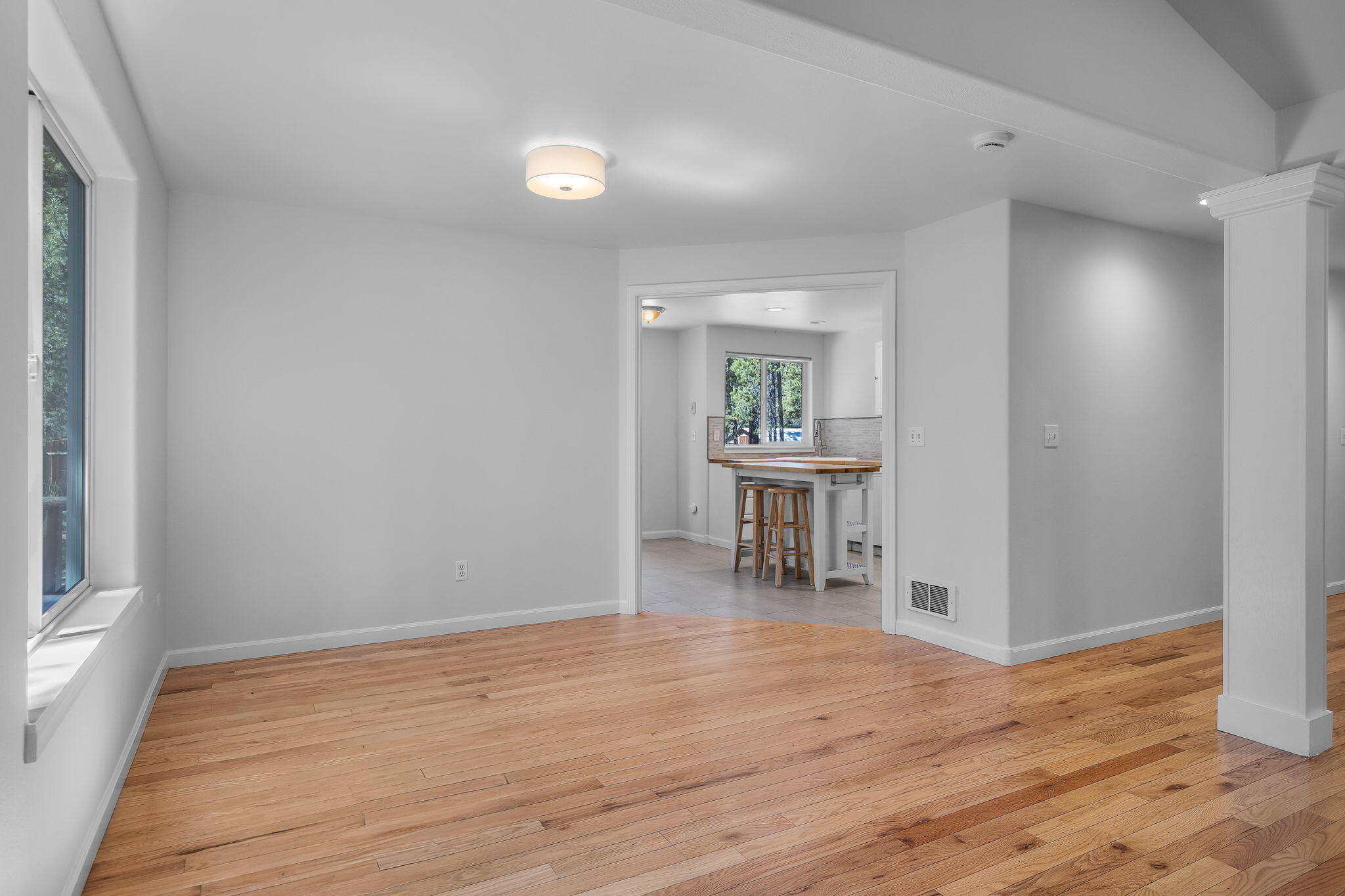 55647 Swan Road Bend, OR 97707 - Photo 6 of 33