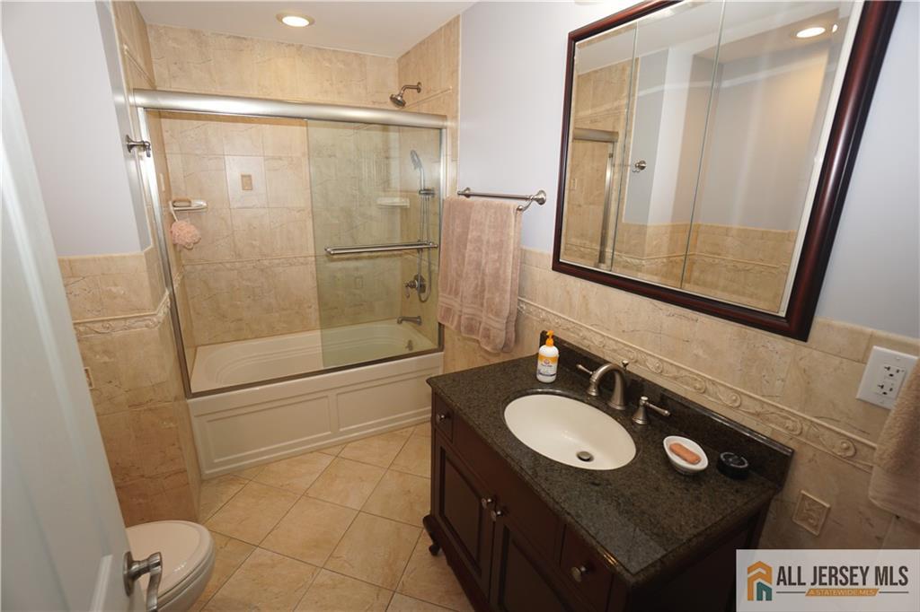 48 Lynnwood Road Edison, NJ 08820 - Photo 31 of 39