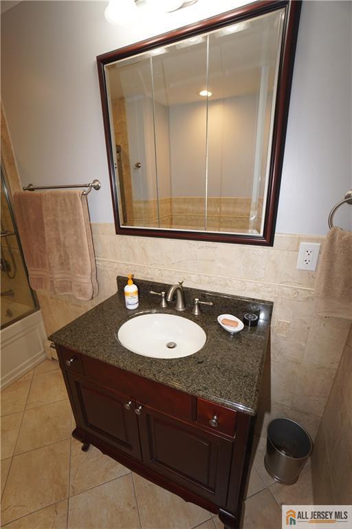 48 Lynnwood Road Edison, NJ 08820 - Photo 33 of 39