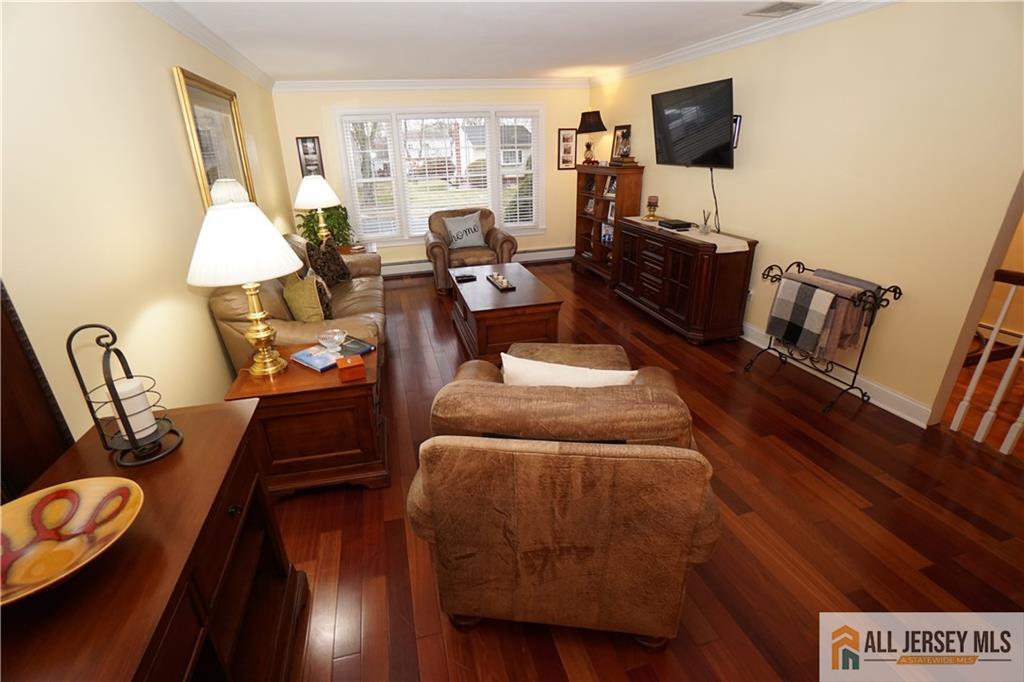 48 Lynnwood Road Edison, NJ 08820 - Photo 8 of 39
