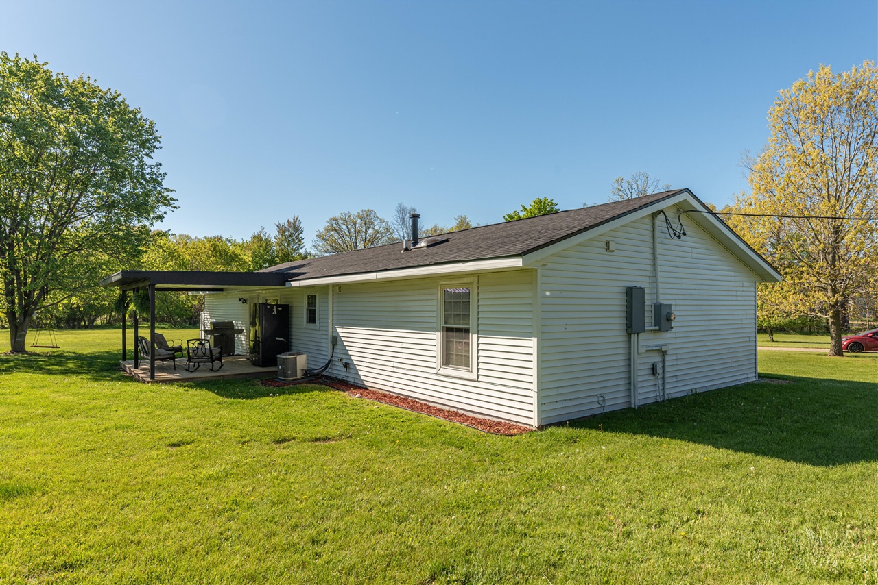 12199 North Meridian Road Pleasant Lake, MI 49272 - Photo 3 of 48