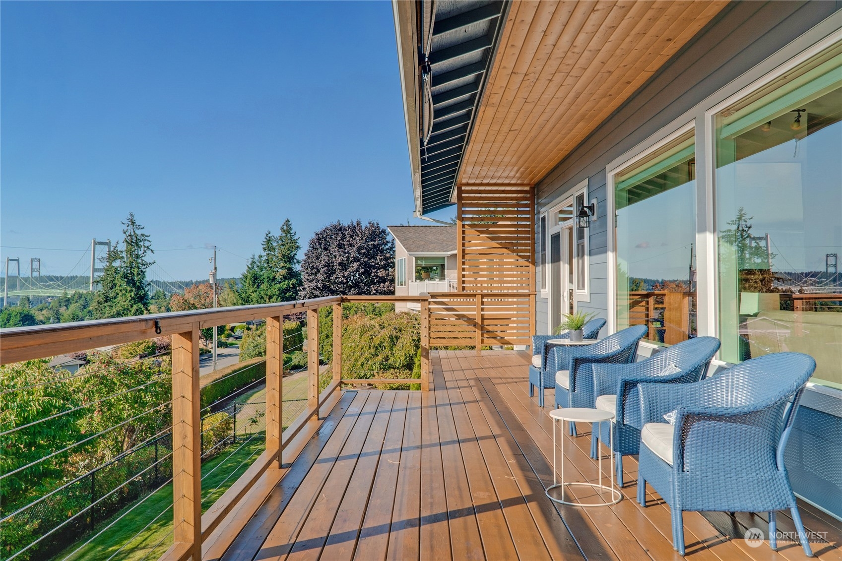 622 North Fernside Drive Tacoma, WA 98406 - Photo 20 of 40 a view of balcony with furniture