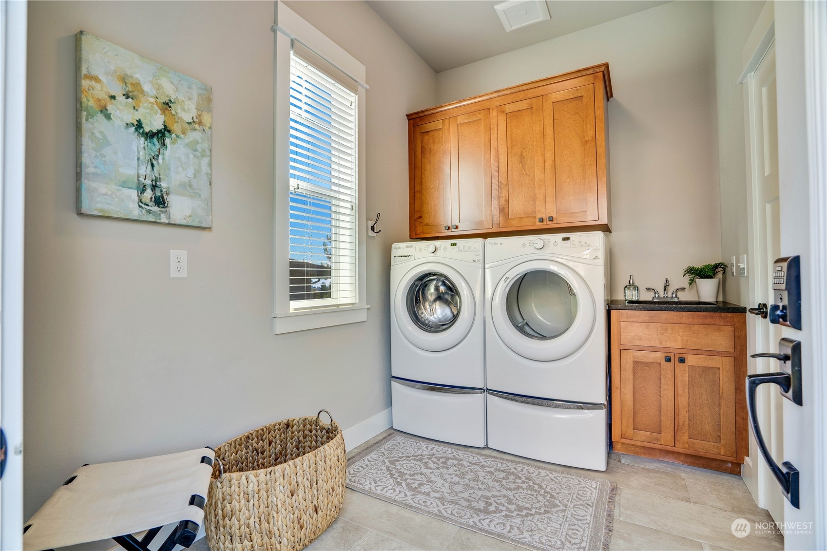 622 North Fernside Drive Tacoma, WA 98406 - Photo 25 of 40 a utility room with dryer and washer