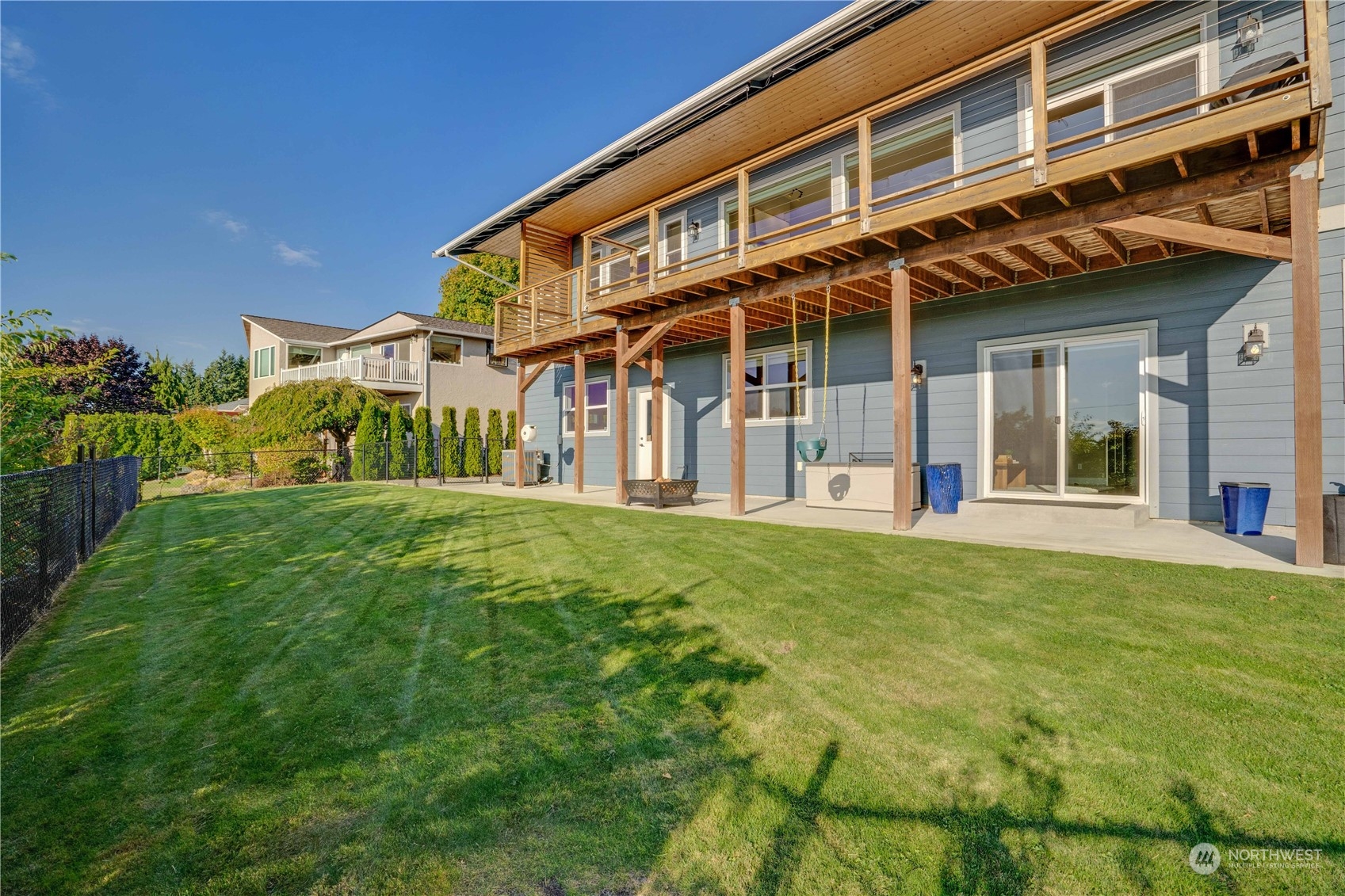 622 North Fernside Drive Tacoma, WA 98406 - Photo 31 of 40 front view of a building with a yard